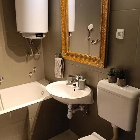 In Mind Apartment Split